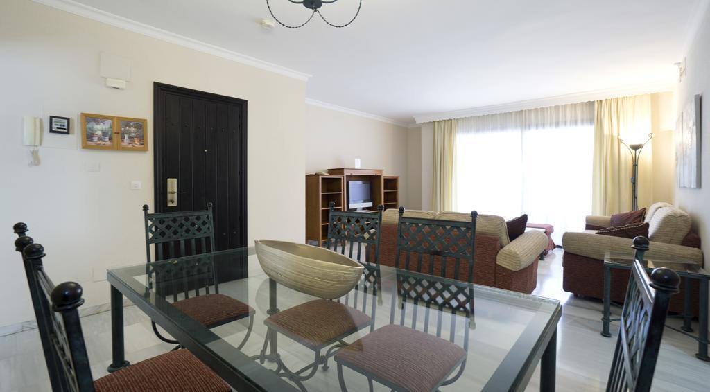 Club Jardines Del Puerto Apartman Marbella Kültér fotó