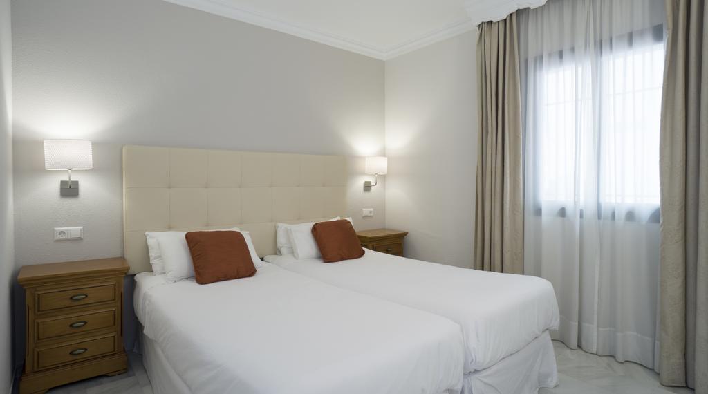 Club Jardines Del Puerto Apartman Marbella Kültér fotó