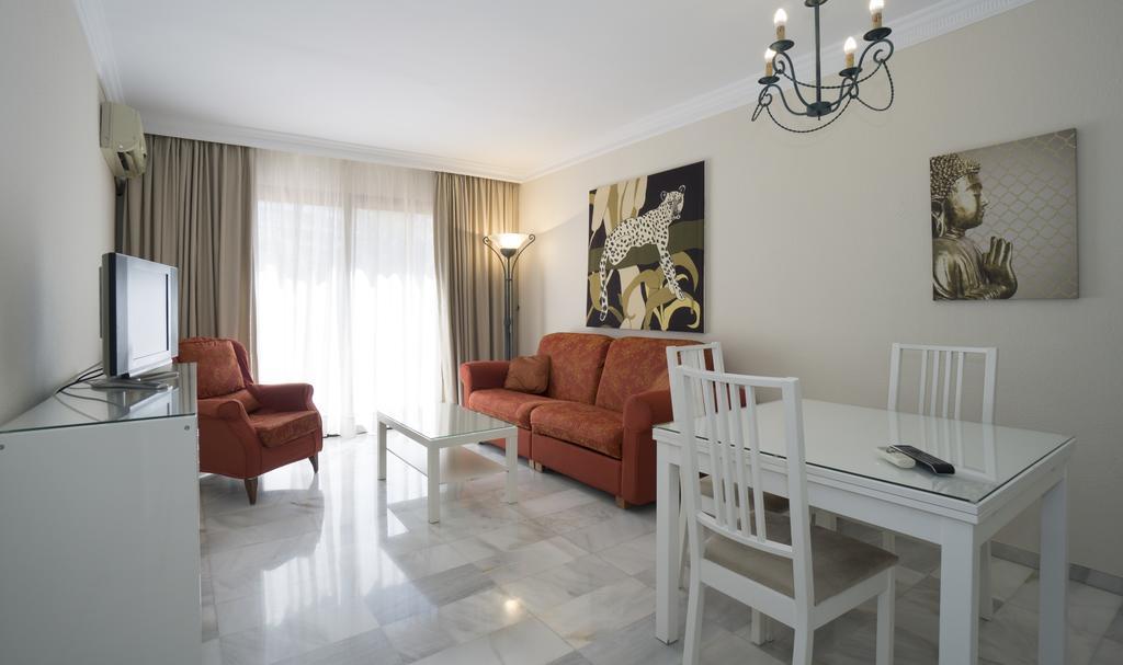 Club Jardines Del Puerto Apartman Marbella Kültér fotó