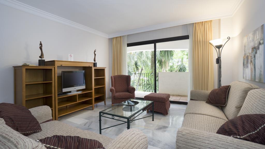 Club Jardines Del Puerto Apartman Marbella Kültér fotó